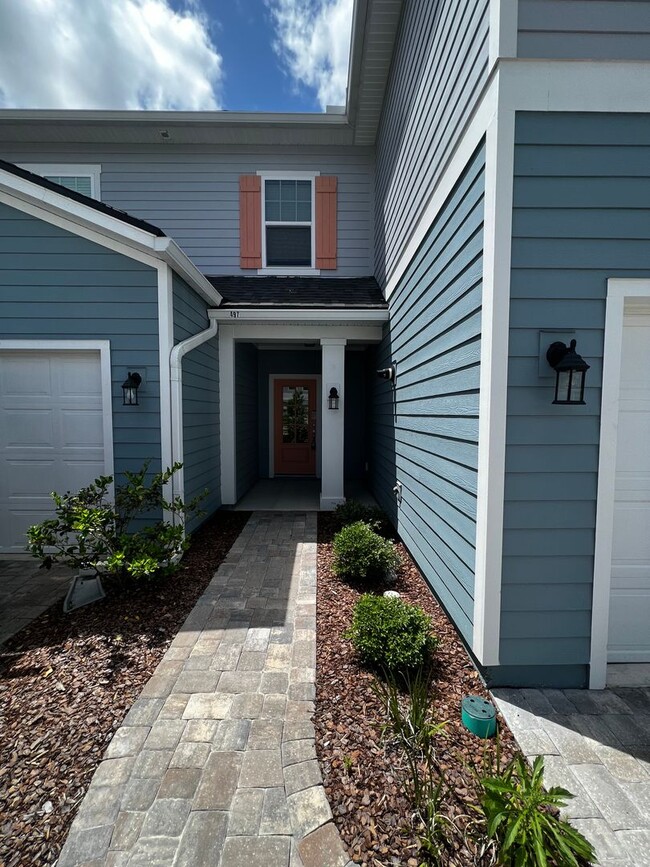 Primary Photo - 3/2.5 Townhome in Holly Forest!