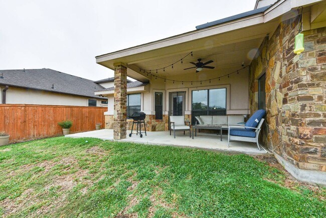 Building Photo - 7100 Almond Dr