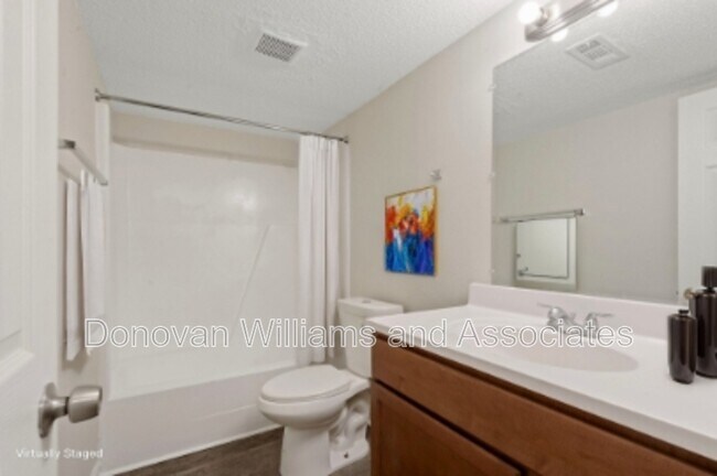 Building Photo - 4620 Central Ave