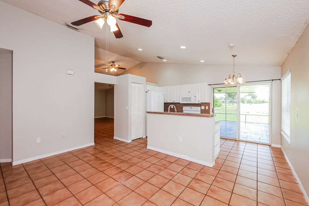 Building Photo - 3370 NW 78th Ave