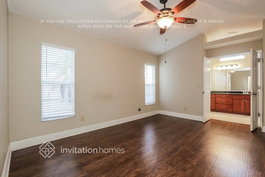 Building Photo - 10914 Kenbrook Dr