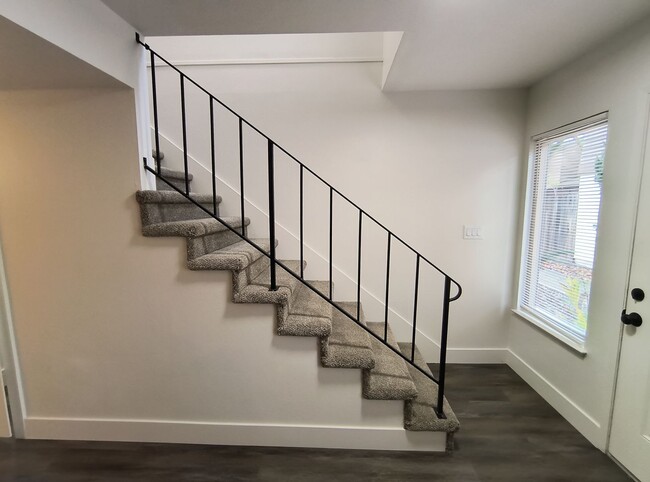 Building Photo - Available Now! Beautifully Remodeled 2 Story Condo located in Sacramento!