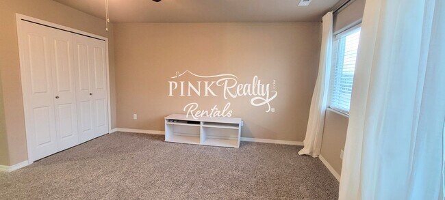 Building Photo - 9527 Desert Lily Cir