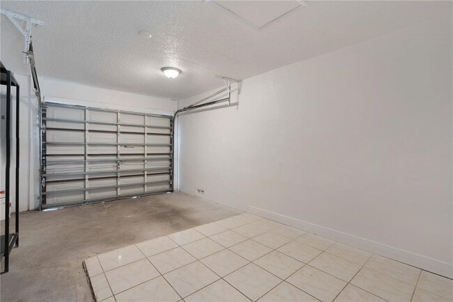 Building Photo - 9587 SW 148th Ave Cir E