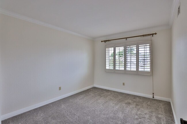 Building Photo - Spacious 3-Bedroom Scripps Ranch Home