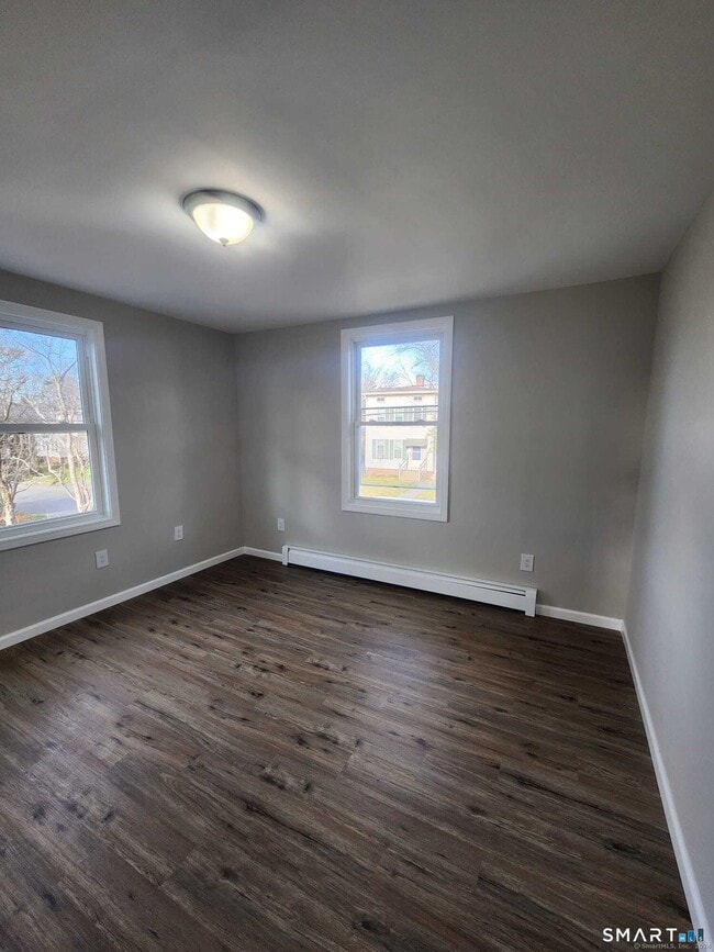 Building Photo - 7 Walnut St