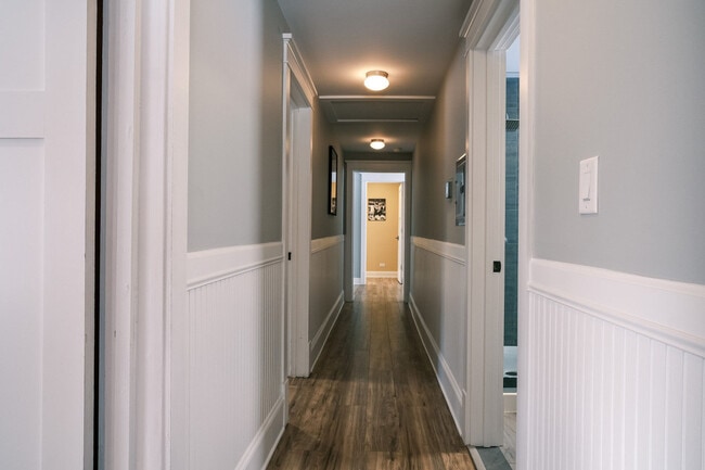 Building Photo - 10 N Pistakee Lake Rd