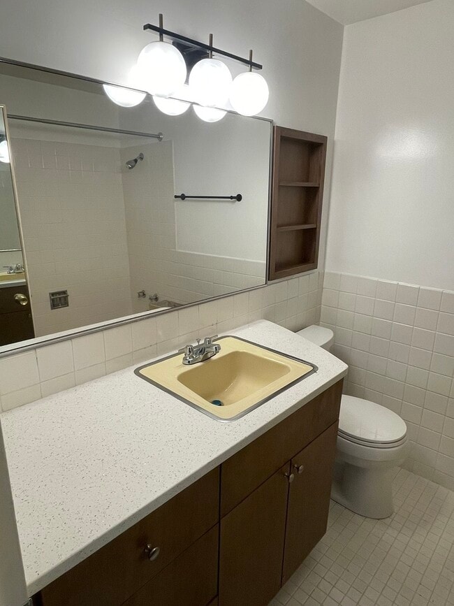 Building Photo - 4250 N Marine Dr