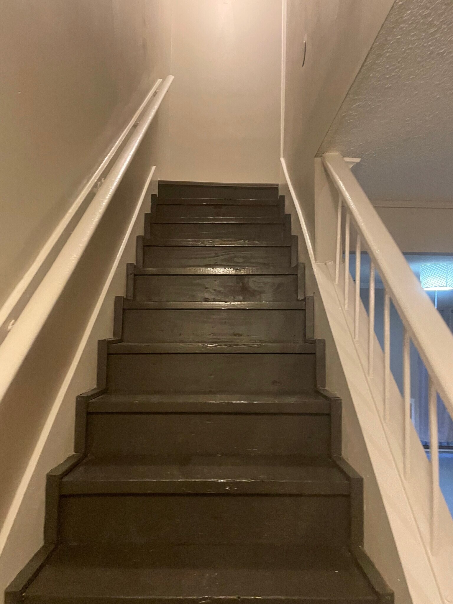 Stairss - 5589 Gates Cv