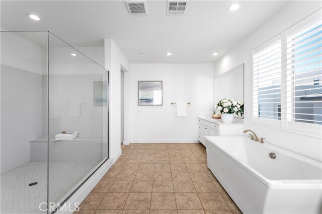 Building Photo - 105 Shear