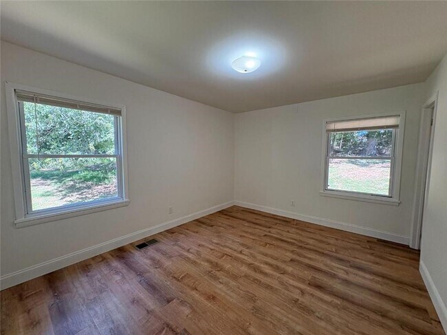 Building Photo - 122 Kenimer Cir