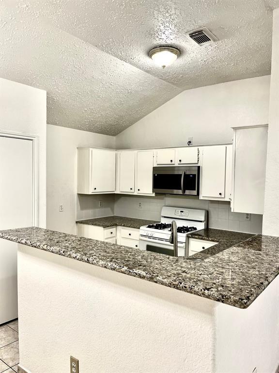 Building Photo - 1715 Bugle Run Dr
