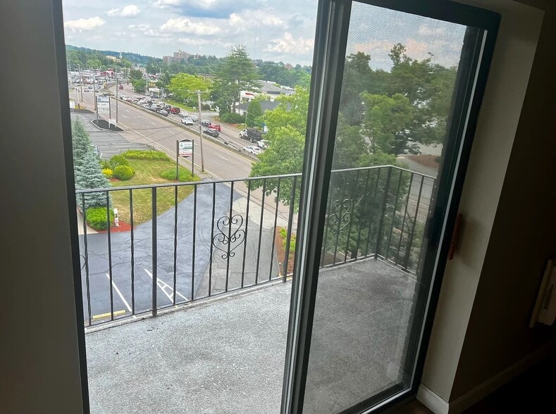 Building Photo - 1321 Worcester Rd