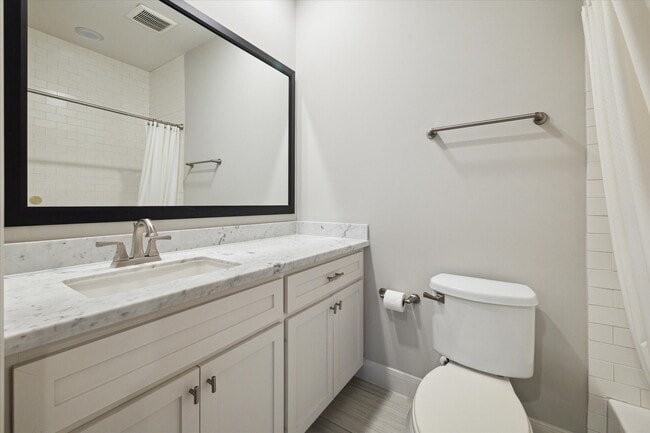 Building Photo - 6008 Park Cir Dr