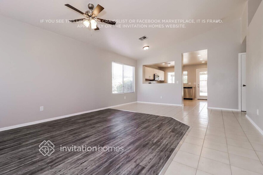 Building Photo - 15901 W Elm St