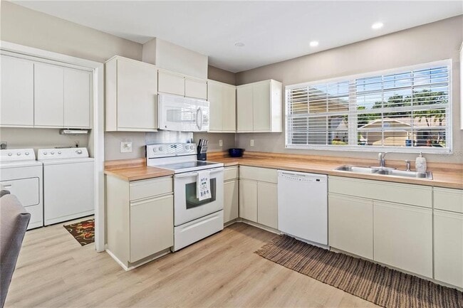 Building Photo - 5207 88th St W