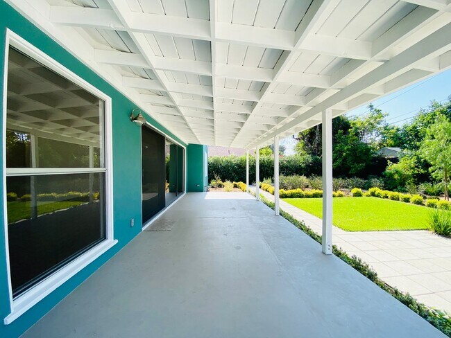 Building Photo - Delightful 3 bedroom 2½ Bathroom Single Family Home In North Hollywood Landscaped Yard