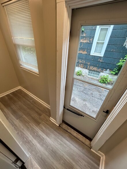 Building Photo - 3 Utica Pl