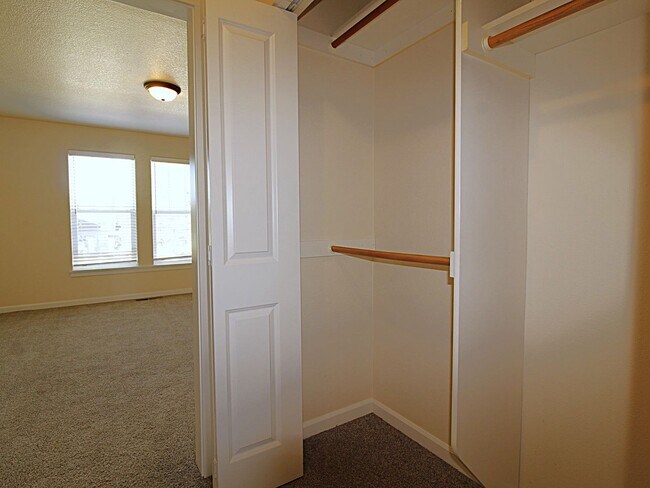 Building Photo - Charming 3-Bedroom Home in NE Bend – Close...
