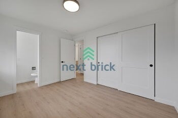 Building Photo - Charming Single-Story Retreat in a Quiet Kent Neighborhood!