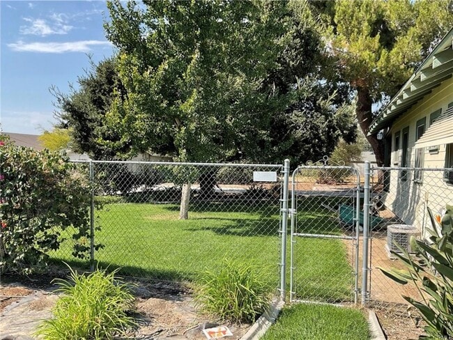 Building Photo - 4209 Jurupa Ave