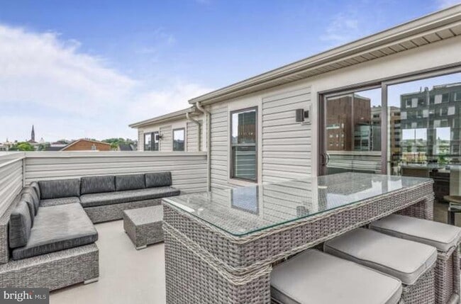 Building Photo - 2926 WATERFRONT Way