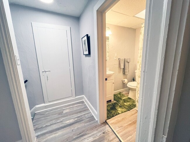 Building Photo - 3923 Bluestone Rd