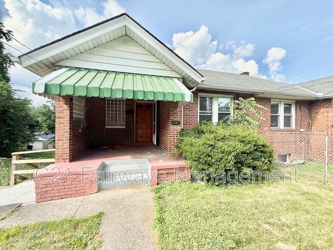 Primary Photo - 341 Ohio Ave