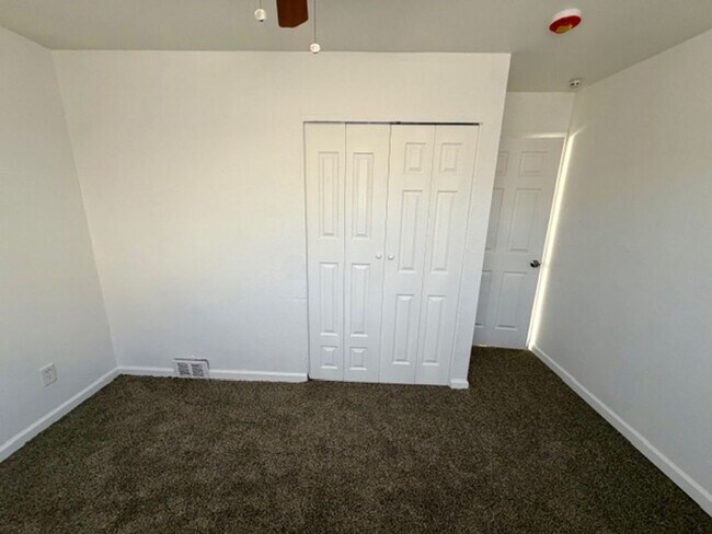 Building Photo - Updated 3 bedroom 1 bath,  home ready for Section 8 Tenant call KPM Detroit (313)429-3244