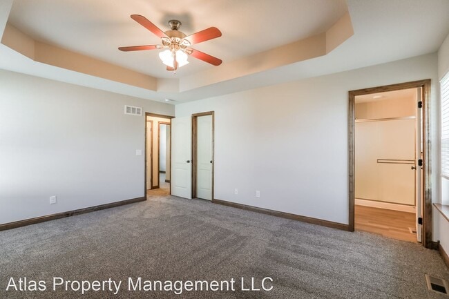 Building Photo - 4 br, 3 bath House - 16910 Meadow Creek Court