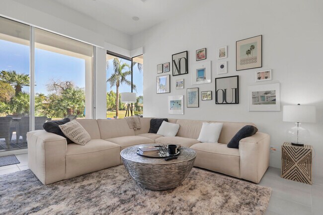 Building Photo - 267 Loch Lomond Rd