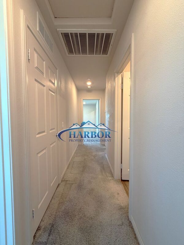 Building Photo - 1215 Canoe Ln
