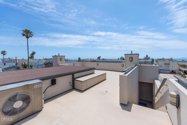 Building Photo - 2129 Piru Ave
