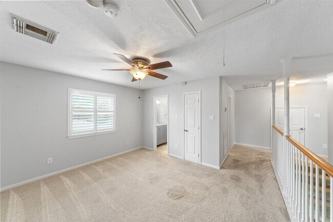 Building Photo - 1116 River Ct