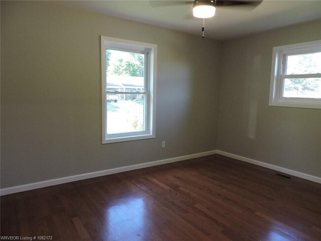 Building Photo - 6724 Riviera Dr