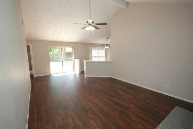 Building Photo - 22619 Braken Carter Ln