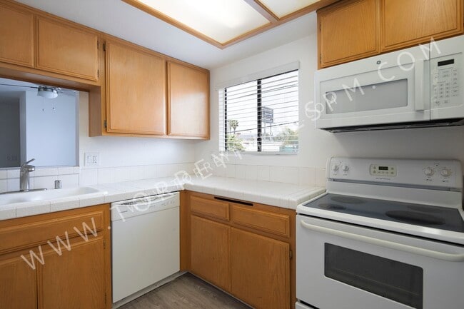 Building Photo - 3Br In The Heart Of Pacific Beach *W/D in ...