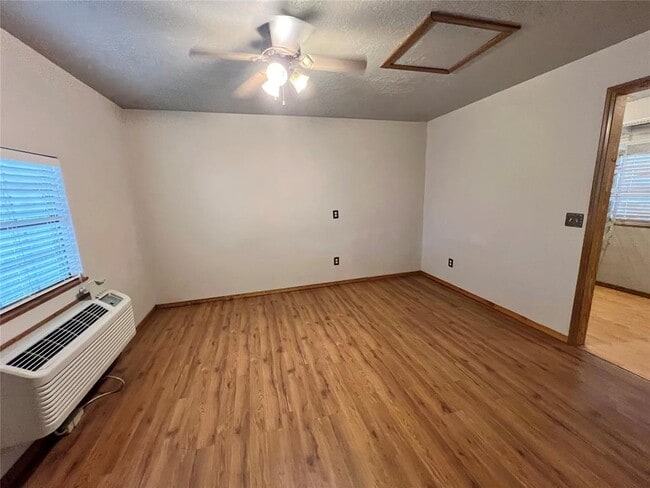 Building Photo - 714 N 5th St