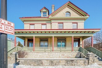 Building Photo - E. Main/802-804 - 804