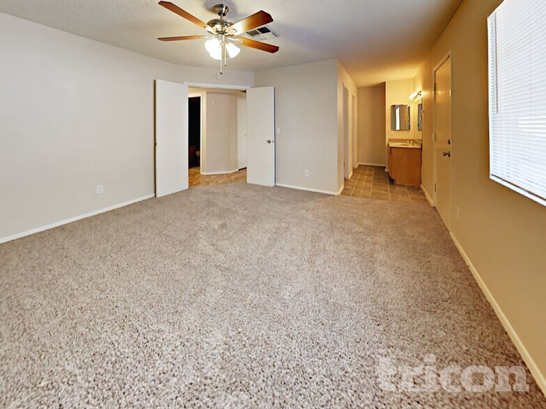 Building Photo - 6908 W Denton Ln