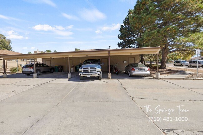 Building Photo - REMODELED SINGLE-LEVEL 2BD TOWNHOME w/ A/C