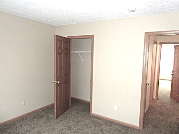 Building Photo - 6571 Hemmingford Dr
