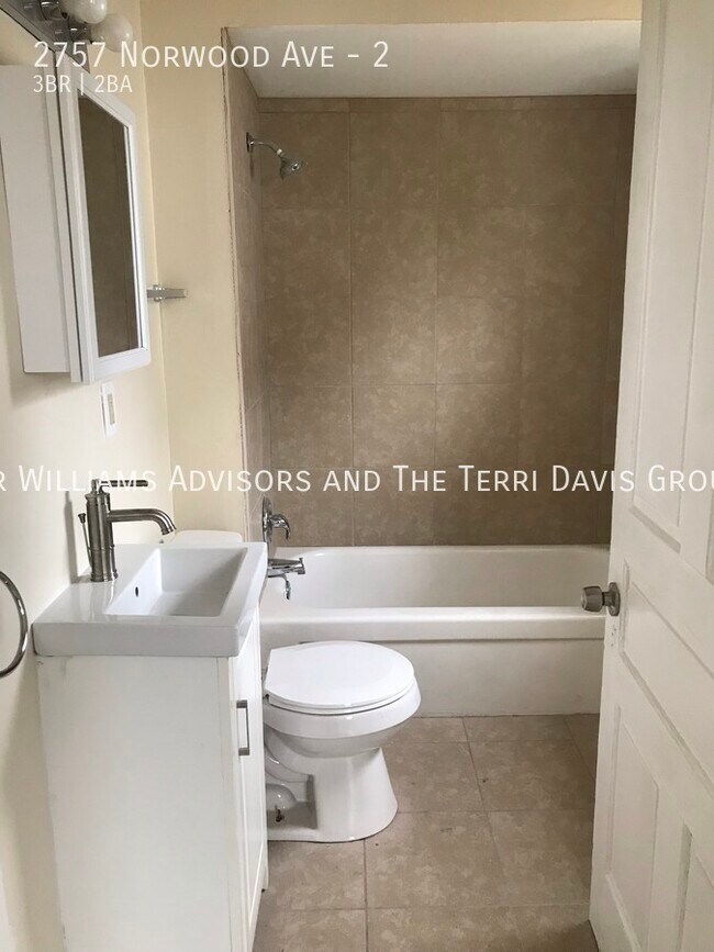 Building Photo - 2757 Norwood Ave