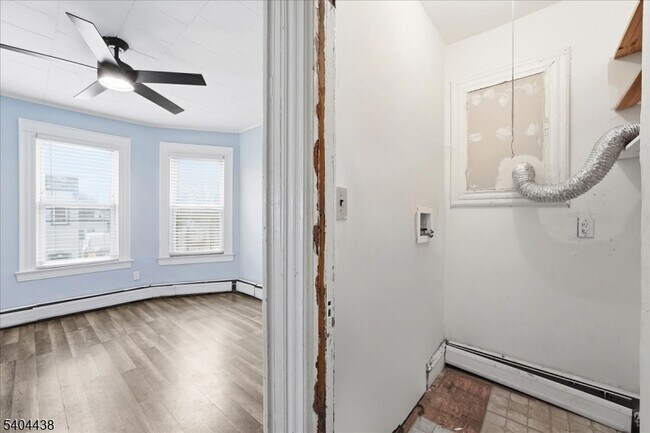 Building Photo - 102 Highland Ave