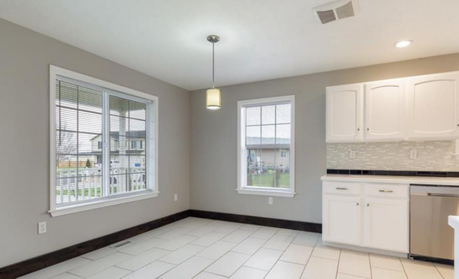 Building Photo - 4 bed 2 bath Home in Idaho Falls