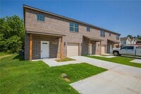 Building Photo - 1903 Azlin Pl