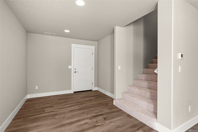 Building Photo - New 3 Bedroom 2.5 Bathroom in Toledo avail...