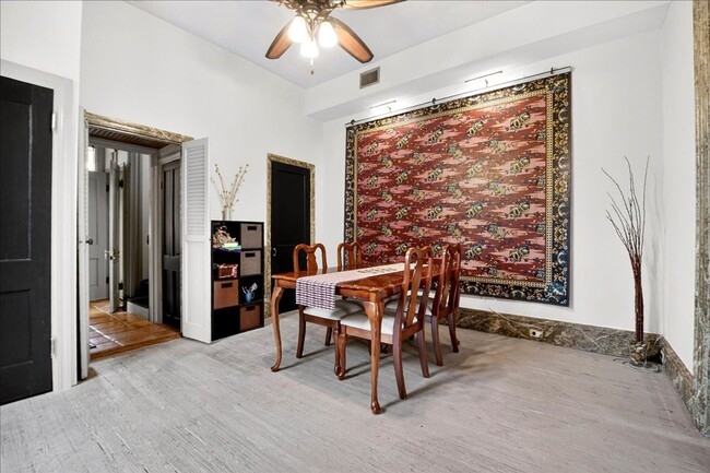 Building Photo - 1010 Allen Ave