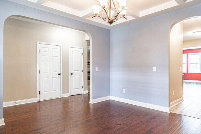 Building Photo - 216 Tipperary St