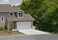 Building Photo - Premium End Unit Home!